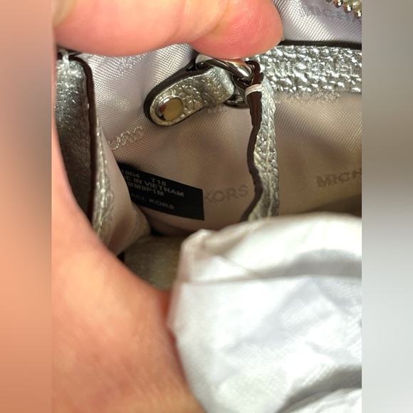 Michael Kors Coin Purse Wallet Wristlet Metallic Silver Money Pieces Pouch NWT - Picture 4 of 8